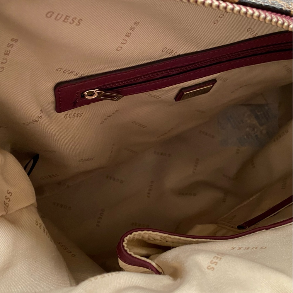 Guess MIA Hobo Shoulder Bag in faux leather, color brown model: MIA HOBO. NWT. - Picture 11 of 15